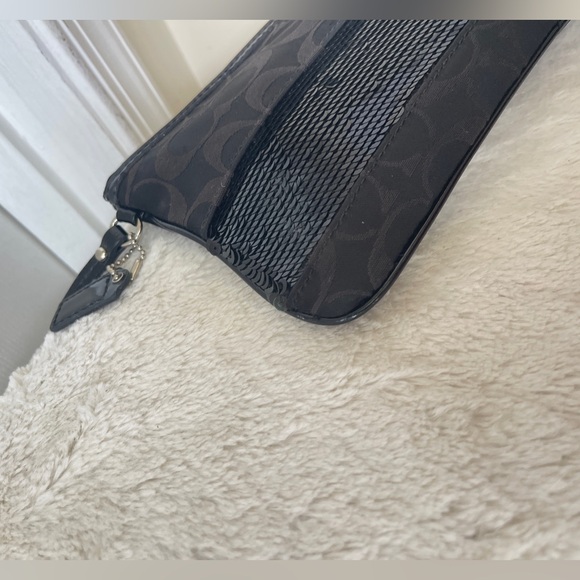 Coach large sequin wristlet EUC - Picture 7 of 11